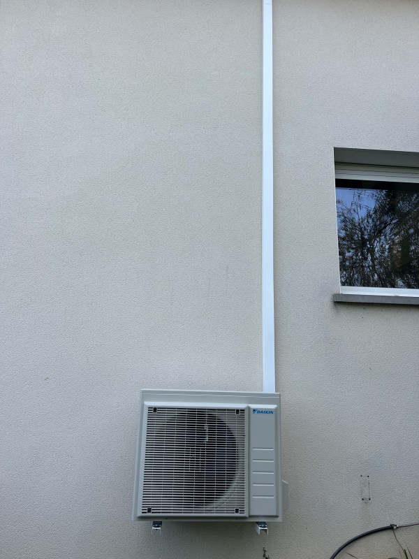 Climatisation DAIKIN GAINABLE MULTIZONE KOOLNOVA + UNITÉ MURALE STYLISH à Lucenay