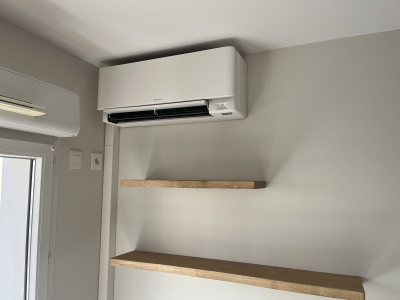 Installation climatisation 2 unités murale DAIKIN STYLISH dans appartement de 70m2 à Lyon 