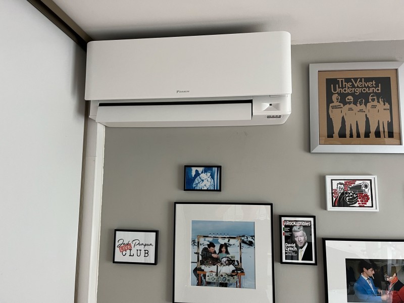 Installation climatisation quadri split 7kW DAIKIN STYLISH appartement T4 110m2 à Lyon