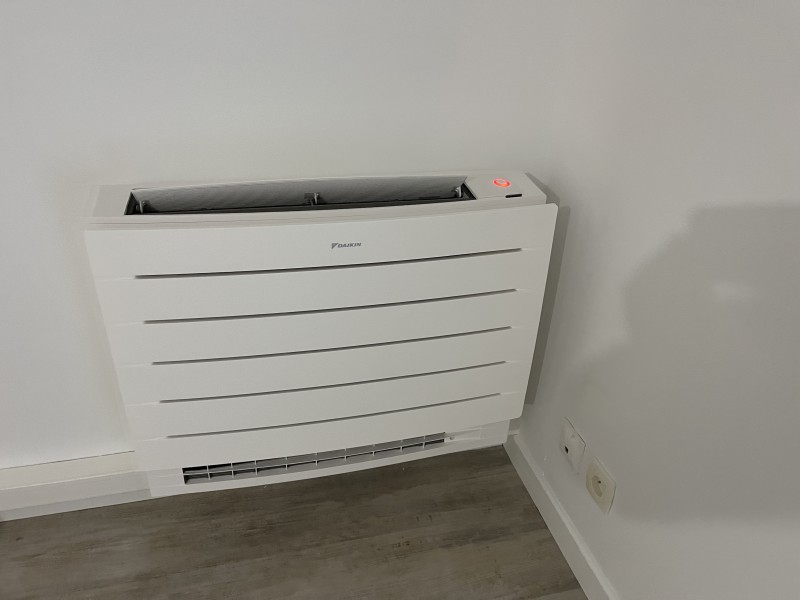 Installation climatisation réversible DAIKIN maison 110m2 à Theizé