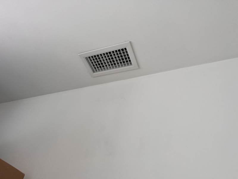 Climatisation gainable DAIKIN à Amberieu en Bugey : système multizone pour 4 chambres avec pilotage intelligent et budget de 9 000 € TTC