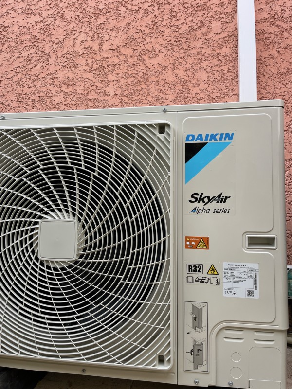 Installation gainable DAIKIN KOOLNOVA maison 130 m2 à Communay 