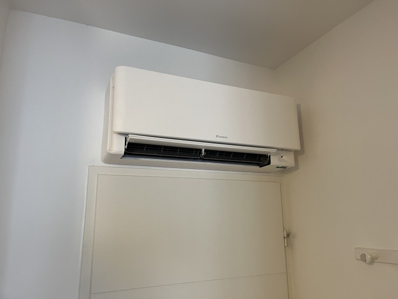 Installation climatisation tri split DAIKIN STYLISH appartement 70m2 à Villeurbanne