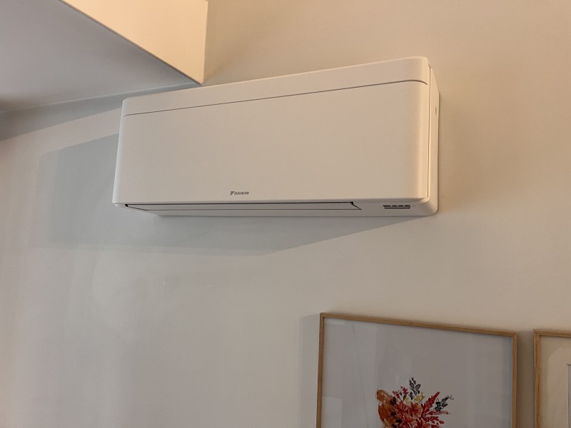 Climatisation DAIKIN STYLISH à Beynost : 4 unités intérieures pour un confort sur mesure dans toute la maison – Budget 8 308 € TTC