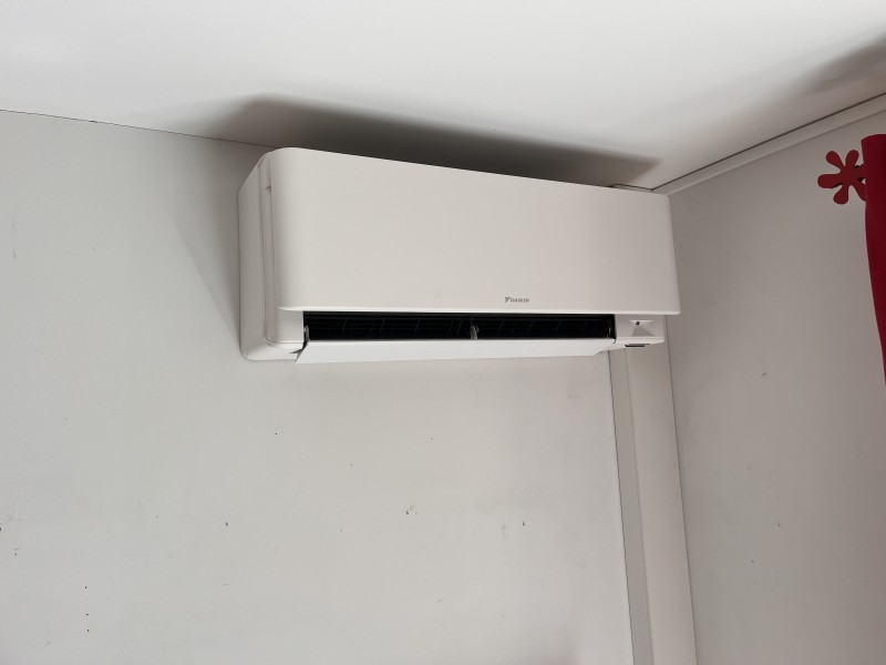 Pose climatisation multisport DAIKIN STYLISH  appartement Beynost 90m2 8200€TTC