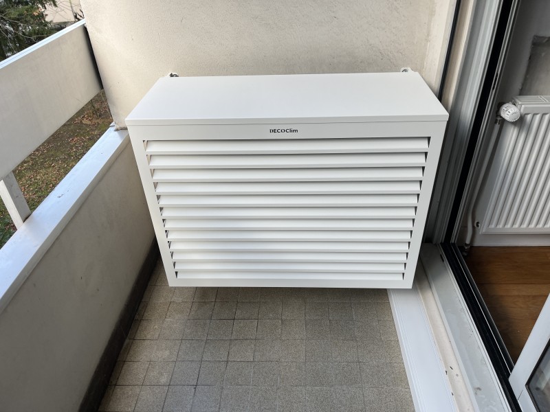 Climatisation DAIKIN STYLISH à Lyon 69003 – Installation bi-split 5 kW avec cache DECOCLIM – Budget 5 266 € TTC