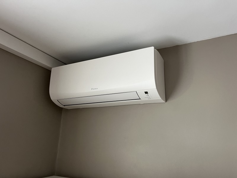 Installation de climatisation DAIKIN SENSIRA à Lyon 69008 — Confort optimal en appartement