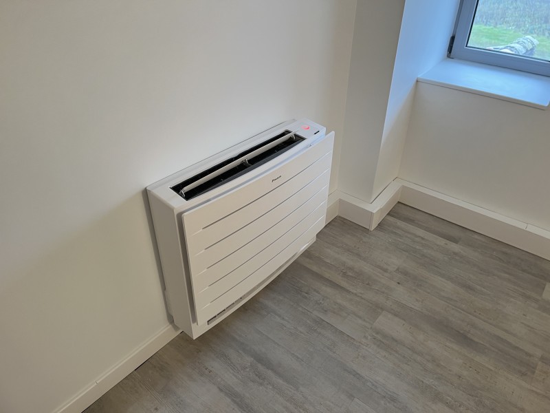 Installation climatisation réversible DAIKIN maison 110m2 à Theizé