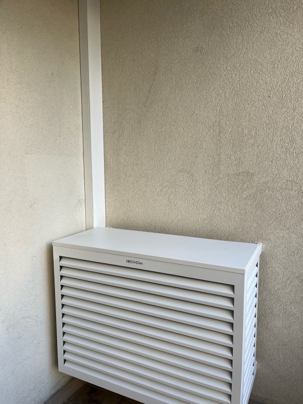 Installation climatisation DAIKIN bi split pour appartement 90 m² à Lagnieu