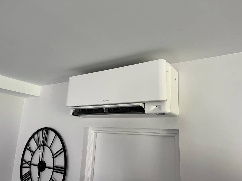 Budget installation unité gainable DAIKIN + unité murale DAIKIN STYLISH pour climatiser une maison 140m2 à Châtillon sur Chalaronne