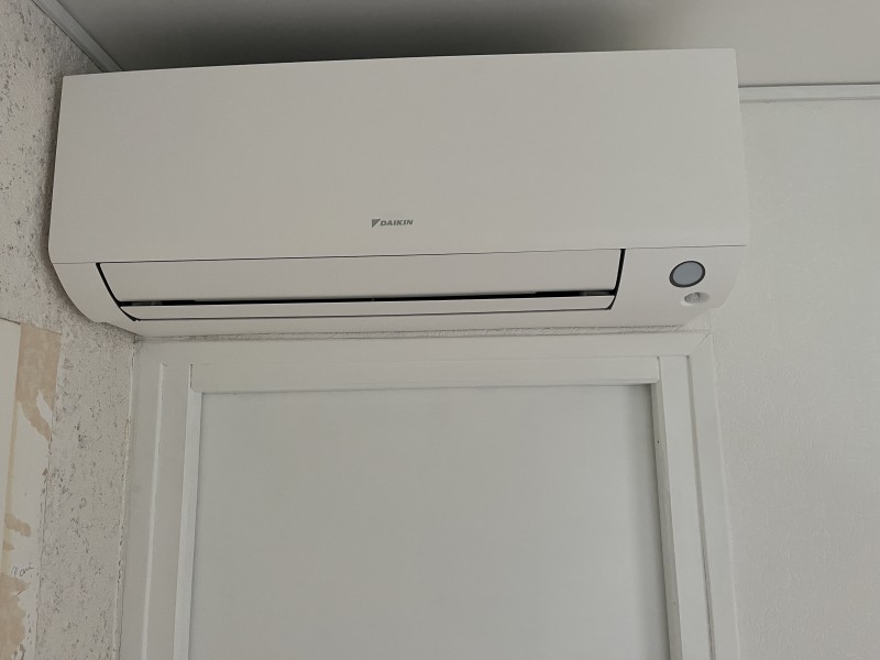 Climatisation DAIKIN STYLISH à Meximieux – Installation en appartement, 3,5 kW, budget 2 702,40 € TTC