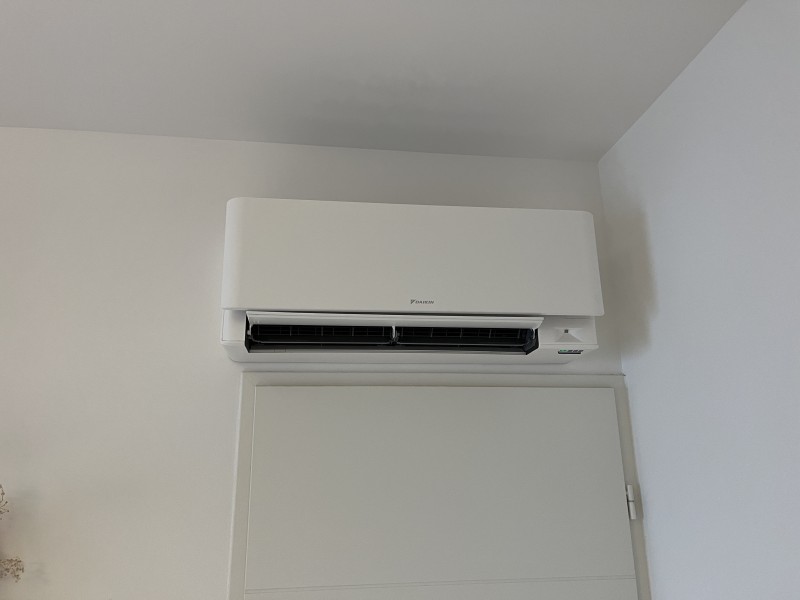 Installation climatisation tri split DAIKIN STYLISH appartement 70m2 à Villeurbanne