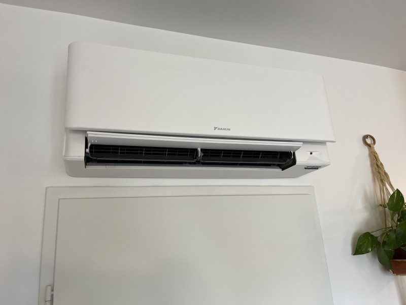 Installation climatisation tri split DAIKIN STYLISH appartement 70m2 à Villeurbanne