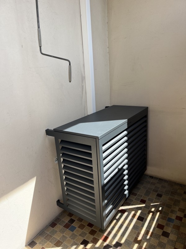 Pose mono slit DAIKIN SYLISH pour salon de 35m2 à Caluire 