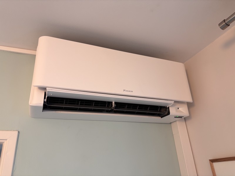Climatisation DAIKIN STYLISH à Villeurbanne : installation quadri-split 6,8 kW avec 4 unités intérieures pour un budget de 9 300 € TTC