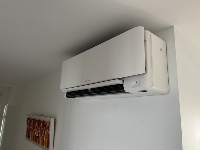 Installation climatisation DAIKIN STYLISH tri split Villeurbanne - budget 7710€TTC 